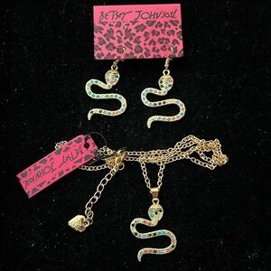BETSEY JOHNSON GOLD ALLOY SNAKE NECKLACE & MATCHING EARRINGS